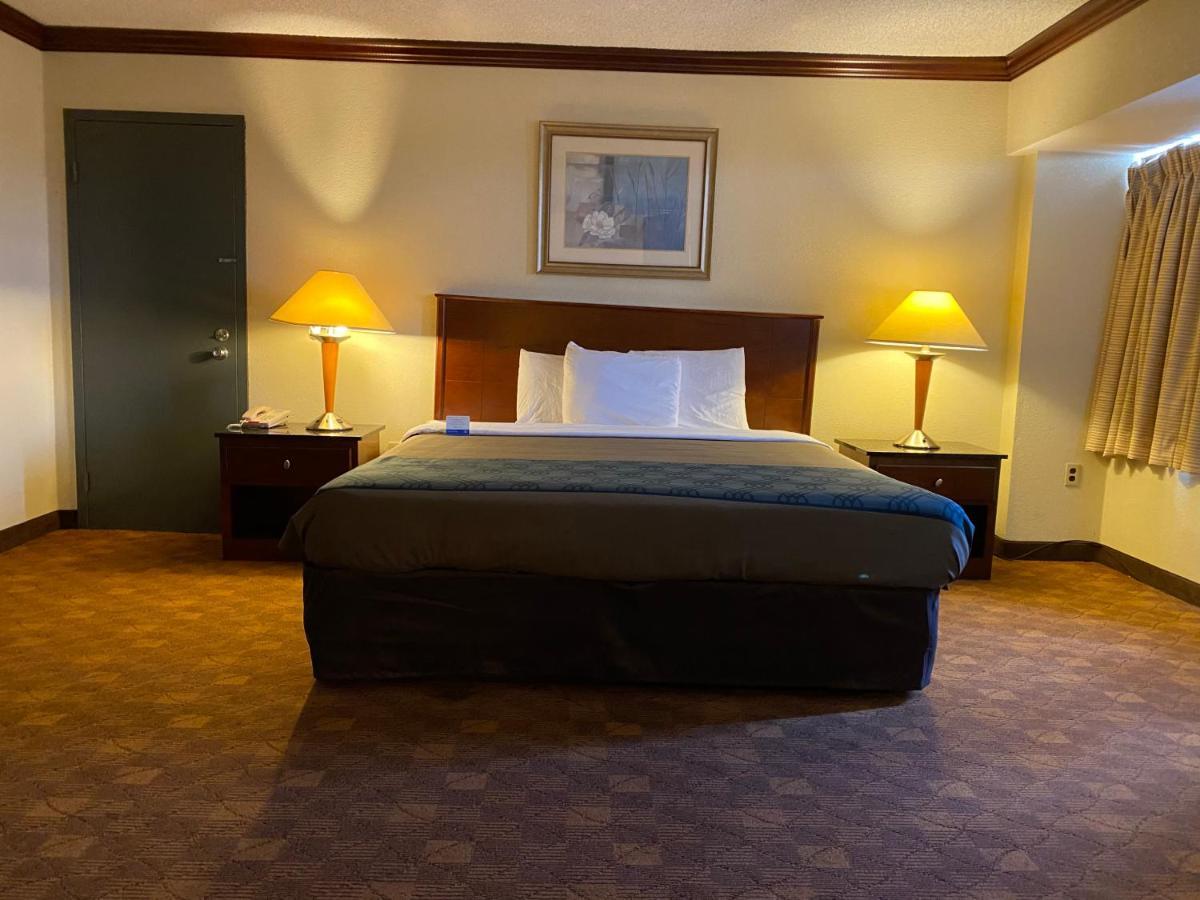 Rodeway Inn Сендстон Номер фото